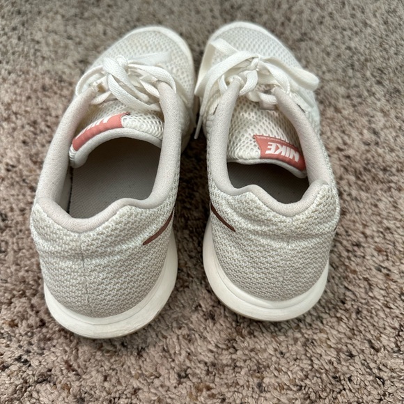 Nike white and rose gold sneakers - Picture 3 of 5